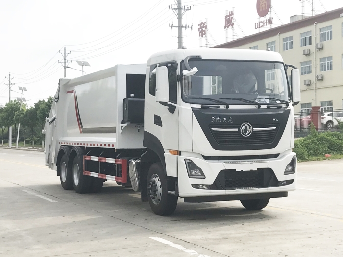 東風(fēng)天龍壓縮式垃圾車